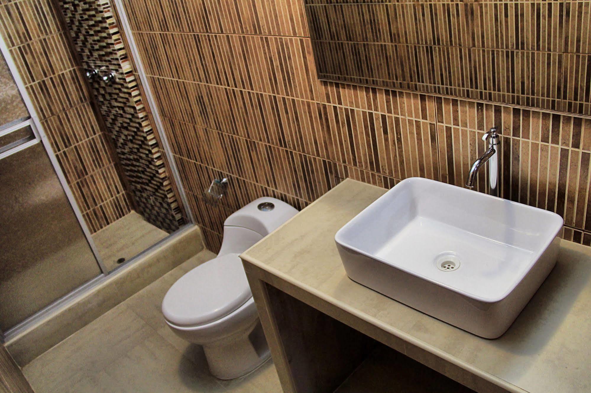 Villa Real Hotel & Suites Chiclayo Buitenkant foto